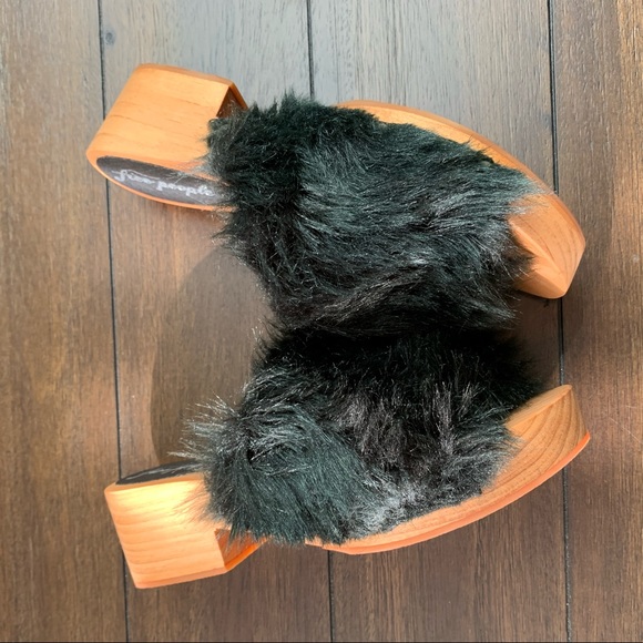 FREE PEOPLE Faux Fur Sonnet Clog Sandal 38 Black - Picture 8 of 12